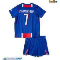 Maglie da calcio Paris Saint-Germain Khvicha Kvaratskhelia #7 Prima Maglia Bambino 2026-27 Manica Corta + Pantaloni corti)